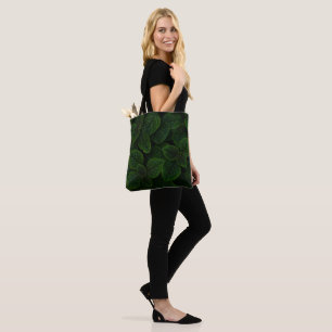 Donkergroene textuur bladpatroon van smaragd tote bag
