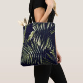 Donkergroene varen laat botanisch tote bag (Dichtbij)
