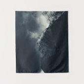 Donkerheid en storm wolken over bergen wandkleed (Voorkant)