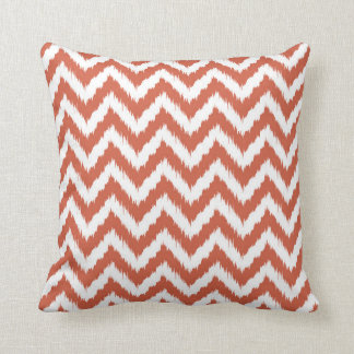 Donkerkoraal en witte bohemiaanse Chevron Kussen