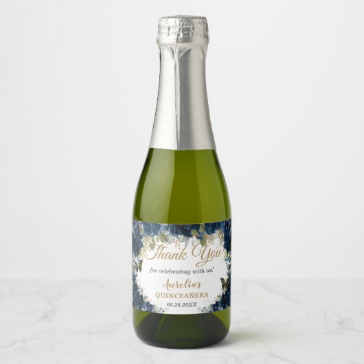 Donkermarineblauw bloemenvlinders Rozen Favor Sparkling Wijnetiket (Voorkant)