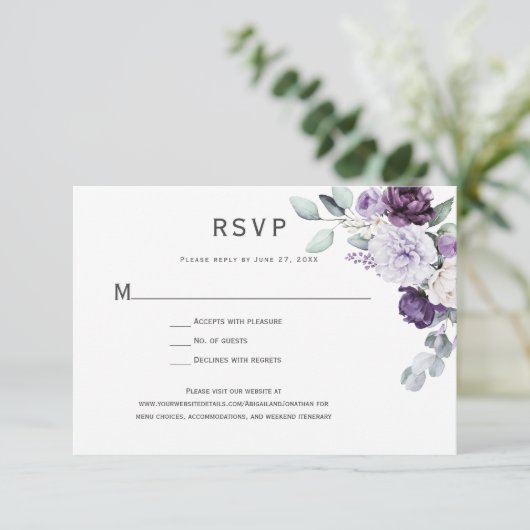 Donkerpaarse, lavendelkleurige pioen, witte roos b RSVP kaartje (Staand voorkant)