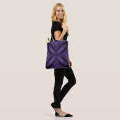 Donkerpaarse Retro Patroon Tote Bag (Op model)