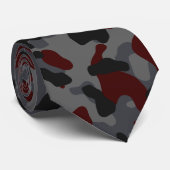 Donkerrode camouflage in grijs en zwart stropdas (Opgerold)