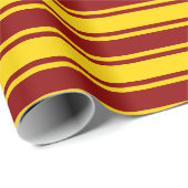 Donkerrode en gele strepen/lijnen patroon cadeaupapier (Rol Hoek)