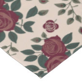 Donkerrode rozen met groene bladeren tafelkleed (Gekanteld)