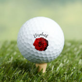 donkerrode rozenbloem aangepaste naam dames golfballen (Insitu Shirt)