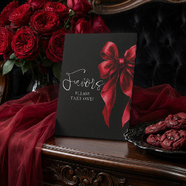 Donkerrode strik zwarte bruiloftsshower favorieten reclamebord met voetstuk
