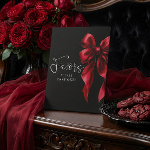 Donkerrode strik zwarte bruiloftsshower favorieten reclamebord met voetstuk