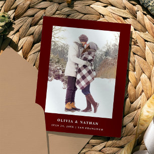 Donkerrood Elegante Tekst en Foto   De datum opsla Aankondigingskaart