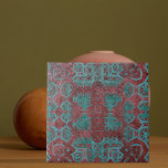 Donkerrood en Blauwgroen groen vervormd Antiek Tegeltje<br><div class="desc">Uniek origineel decoratief ontwerp voor tegel met blauwgroen groene abstracte ornamenten op een donkerrode ondergrond met nooddrukking.</div>