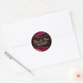 Donkerrood en goudkleurig kiezelgrijs ronde sticker (Envelop)