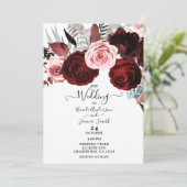 Donkerrood en roze Floral Greenery White Wedding Kaart (Staand voorkant)
