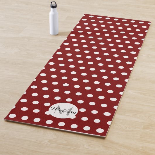 Donkerrood en wit stippenpatroon Monogram Yogamat (In situ)