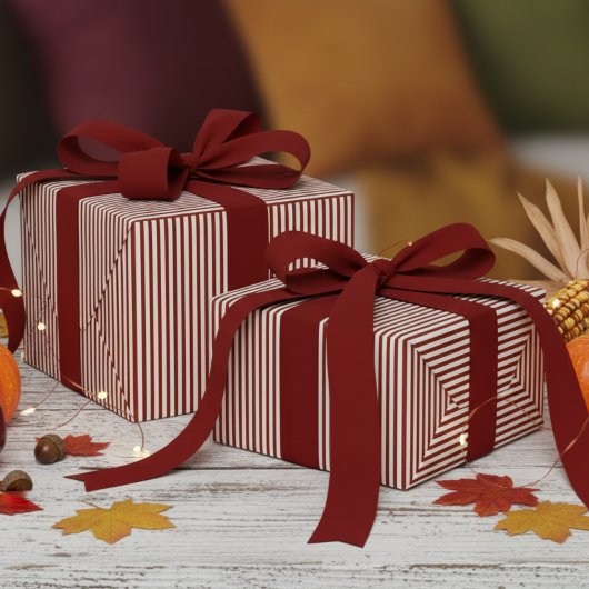 Donkerrood en witte strepen patroon cadeaupapier