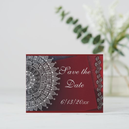 Donkerrood en zilver ontwerp aankondigingskaart (Staand voorkant)