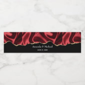 Donkerrood glam met laag satin Abstract ontwerp Waterfles Etiket (Enkel label)