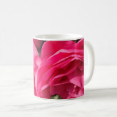 Donkerroze Camellia Koffiemok (Voorkant rechts)