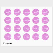 Donkerroze Daisy Gepersonaliseerde Sweet 16 Sticke Ronde Sticker (Vel)