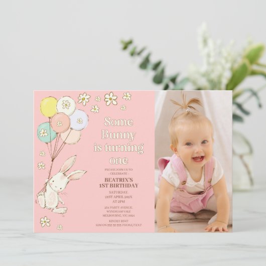 Donkerroze madeliefjes ballonnen sommige konijn 1e kaart (Staand voorkant)