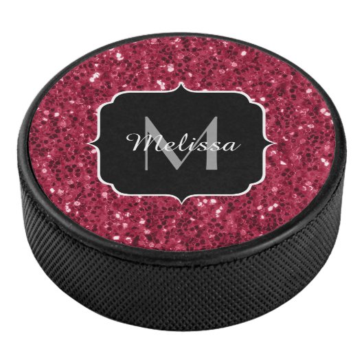 Donkerroze magenta faux sparkles Monogram Hockey Puck (3/4)