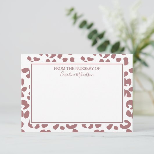 Donkerroze witte, persoonlijke luipaard afdrukken bedankkaart (Staand voorkant)