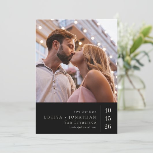 Donkerzwart Elegante Hedendaagse Fotobruiloft Save The Date (Staand voorkant)