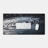 Donkerzwart nat water druppelt reflecties bureaumat (Keyboard & Muis)