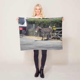 Donkey door de poort fleece deken