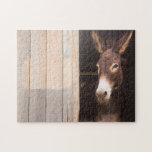 Donkey in Stable | Landbouwdieren Legpuzzel<br><div class="desc">Deze prachtige legpuzzel heeft ezels die uit een houten stal kijken. #jigsawpuzzle #stockingstuffers #games #natuur</div>