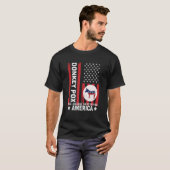 Donkey Pox Disease Distressed USA Flag Destroying T-shirt (Voorkant volledig)