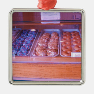 donoughs.JPG Metalen Ornament
