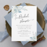 donsblauw floral bridal douche - uitnodiging<br><div class="desc">Een prachtig ontwerp met een mooie hand stoffige blauwe bloemen met zwarte tekst in het midden. De tekst en de groene achterkleur kunnen samen met andere eigenschappen van deze sjabloon worden uitgegeven.</div>