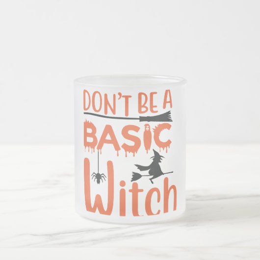 Don't Be A Basic Witch Halloween Matglas Koffiemok (Center)