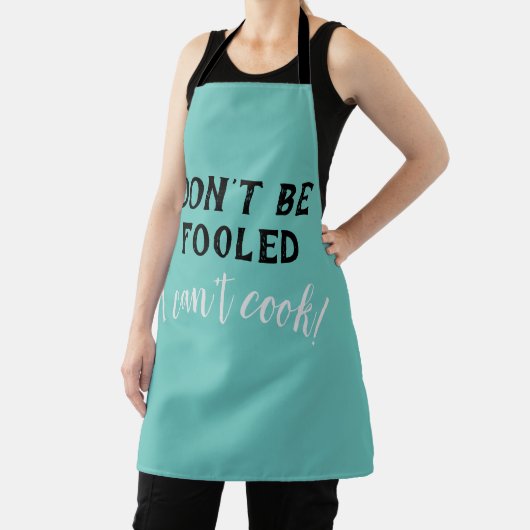"Don't be Fooled - I can't cook" Funny Apron Schort (Insitu)
