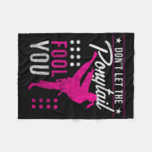 Dont Let The Ponytail Fool You Funny Karate Girl  Fleece Deken (Voorkant (Horizontaal))