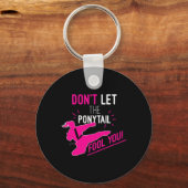 Don't Let The Ponytail Fool You Karate Girl Funny Sleutelhanger (Voorkant)