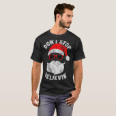 Don't Stop Believing Shades Santa Christmas Tee Lo T-shirt (Voorkant volledig)
