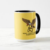 Don't tread on my democracy cup mok (Voorkant rechts)