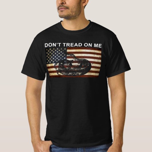 DONT TREAD OP ME AMERIKAANSE VLAG T-SHIRT (Voorkant)
