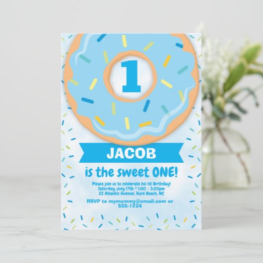 Donut 1e Verjaardag Uitnodiging Jongen strooit (Staand voorkant)