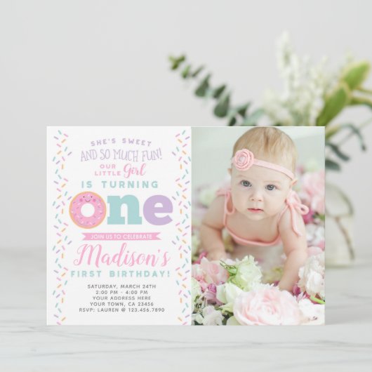 Donut 1st Birthday Uitnodiging met Foto (Staand voorkant)