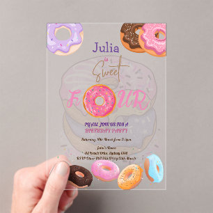 Donut 4e verjaardag meisje acryl uitnodigingen