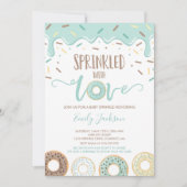 Donut Baby Sprinkle Uitnodiging ingedrukt met lief (Voorkant)