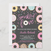 Donut Baby Strooi Uitnodiging Gestrooid Met Liefde (Voorkant)