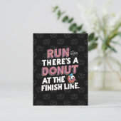 Donut bij de Finish Line Funny Fitness Motivation Briefkaart (Staand voorkant)