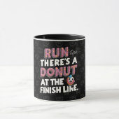Donut bij de Finish Line Funny Fitness Motivation Mok (Midden)