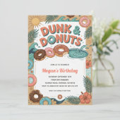 Donut einde van de zomer zwembadfeest uitnodiging (Staand voorkant)