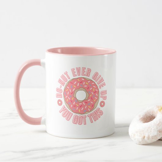 Donut Ever geeft Mok op (Met donut)