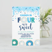 Donut Four Ever Sweet Invite Donut 4th Birthday Kaart (Staand voorkant)